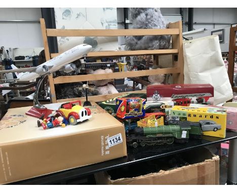 A Hornby R850/5 Flying Scotsman tender &amp; a Corgi Vanguards Concorde etc.