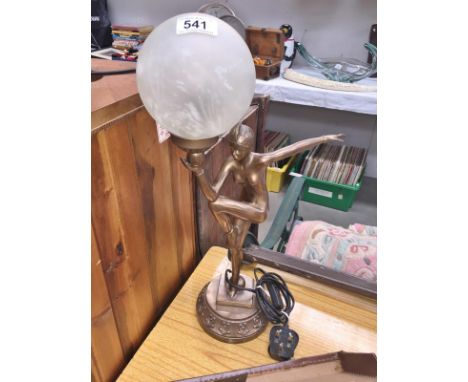 An Art Deco style figurine table lamp