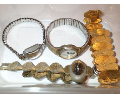 Box of vintage ladies wristwatches 