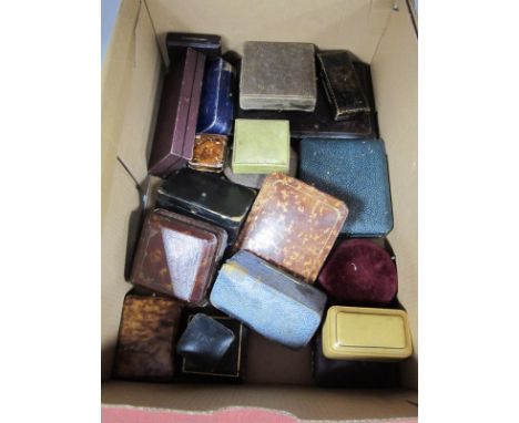 A Collection of Assorted Vintage Jewellery Boxes. [295691]
