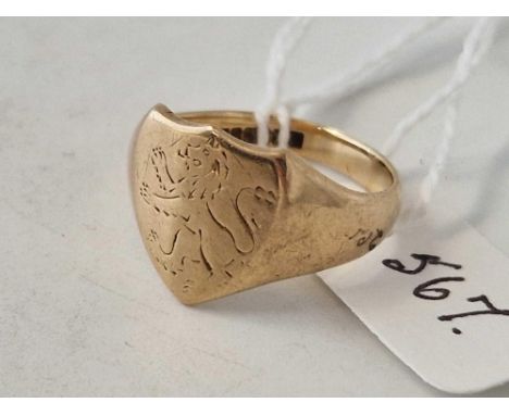 A shield shaped signet ring 9ct size Q 4.5 gms