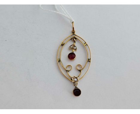 A pearl and garnet opal pendant 9ct 1.8 gms