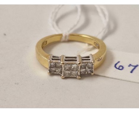 A diamond cluster ring 18ct gold size P 6 gms