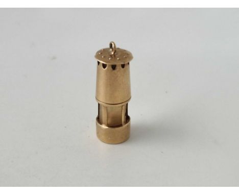 A miners lamp charm 9ct 2 gms