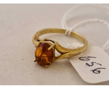 A amber ring 9ct size N 2.1 gms