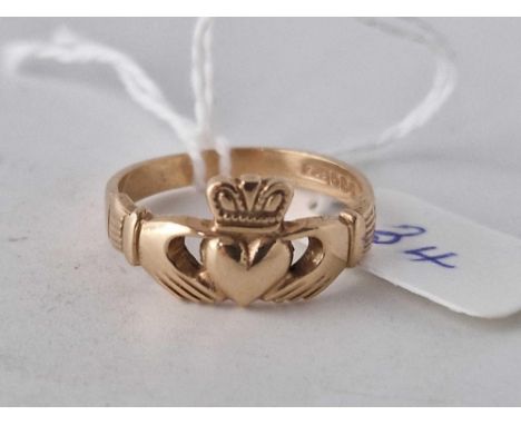 A claddagh ring 9ct size R 3.5 gms