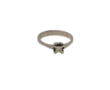 An 18ct white gold princess cut solitaire diamond ring, size M CONDITION REPORT: 2.9g