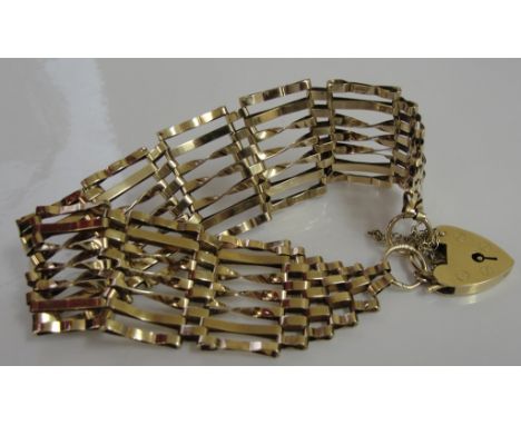 A 9ct 7-bar gate bracelet