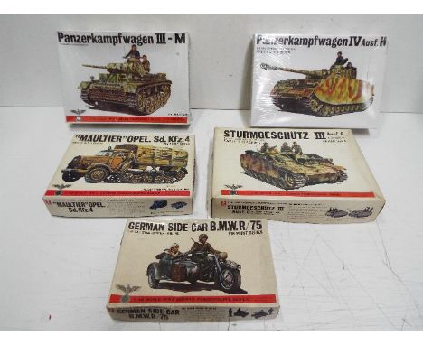 Five Bandai WWII German Panzertruppe / Pin Point series model kits. 1:48 Scale. No. 25 "Panzerkampfwagen IV Ausf. H" Tank, #8