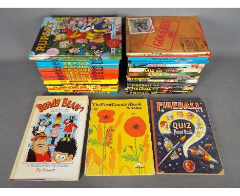 Collins Fireball XL5, Stingray TV Century 21, Others - A collection of vintage children's annuals. Lot includes Fireball XL5 