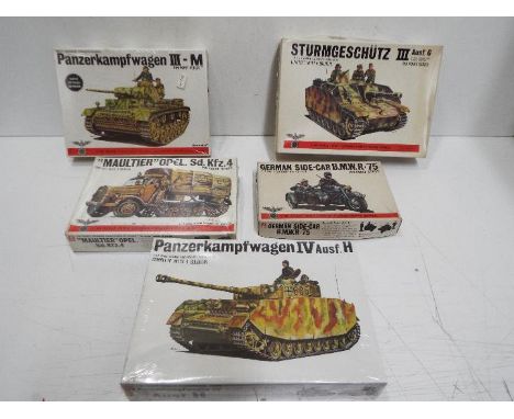 Five Bandai WWII German Panzertruppe / Pin Point series model kits. 1:48 Scale. No. 25 "Panzerkampfwagen IV Ausf. H" Tank, #8