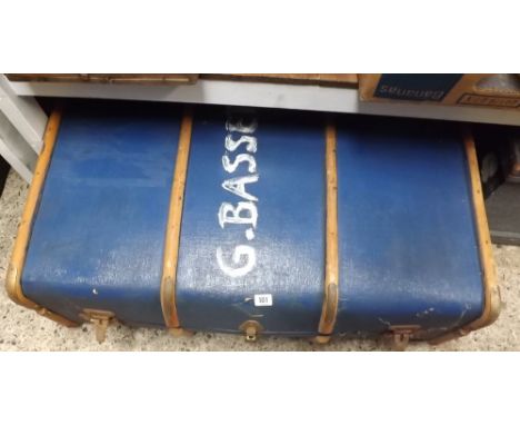 SUITCASE / TRUNK        