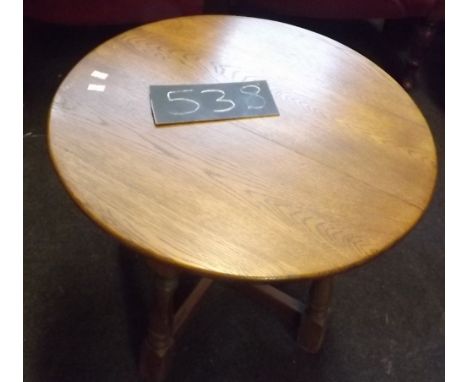 SMALL LIGHT OAK COFFEE TABLE WITH TURNED LEGS   