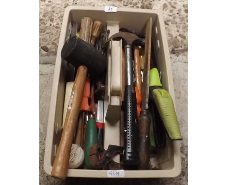 QTY OF HAND TOOLS