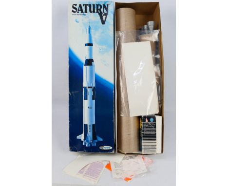 Estes (USA) - A boxed vintage 1:100 scale Saturn V flying model rocket kit. The American made kit appears to be in Good overa