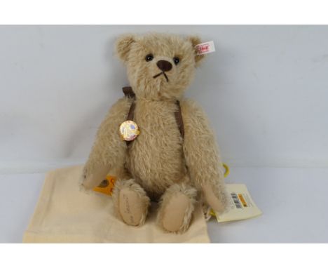 Steiff, Seymore C trader - A bagged limited edition Steiff bear "Seymore C trader" (1,500 produced for the 2001 EPCOT Teddy B