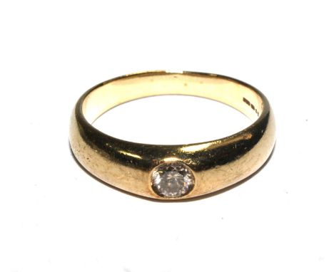 A Gentleman's 9 carat gold ring set with a single diamond 