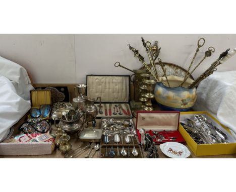 A brass fireside tidy, together with brass fire irons, assorted electroplated flatwares, cruet, jug and sugar basin, purses, 