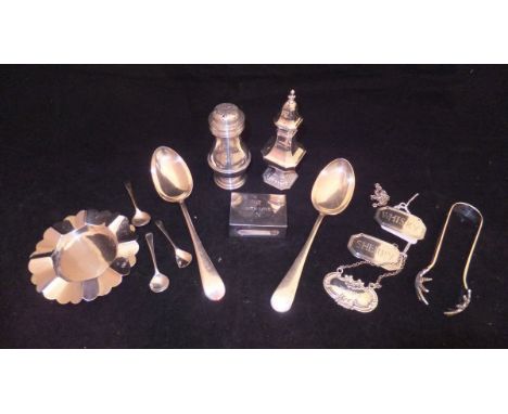 A collection of silver wares to include a pounce pot of baluster form (London, 1836), a silver pepper of rectangular baluster