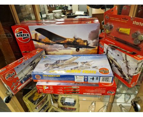 Collection of Five Airplane/Aviation/Bi-Plane Model Kits