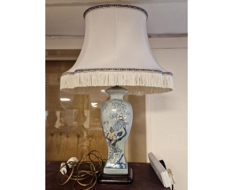 Oriental/Chinese Ceramic Lamp