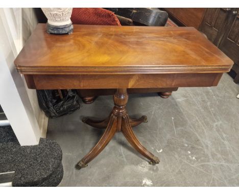 Edwardian Light Mahogany Twist Games Table