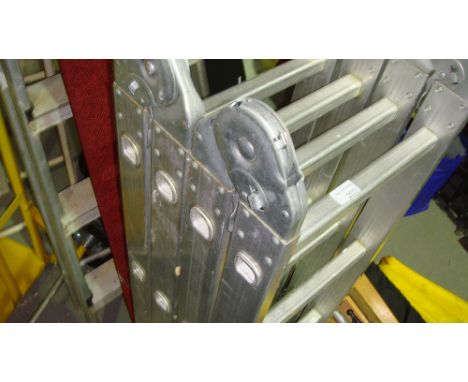 Aluminium folding step ladder