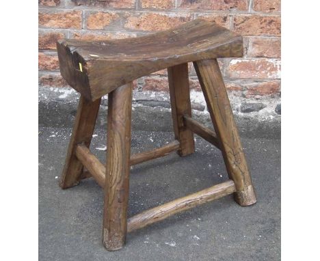 Elm country stool. Condition report: see terms and conditions