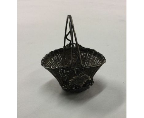 A rare Chinese silver filigree basket. Approx. 18 grams. Est. £30 - £50.