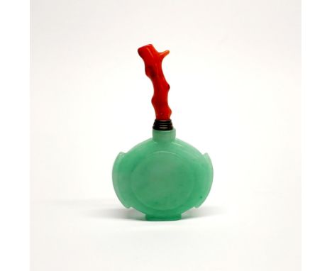 A lovely Chinese carved jade snuff bottle with gilt and branch coral stopper, bottle H. 5.2cm, total H. 9.7cm.