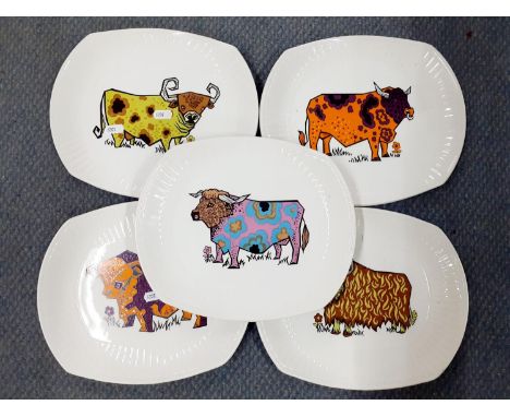A set of 5 vintage English Ironstone Potter Ltd Beefeater steak plates Location: 