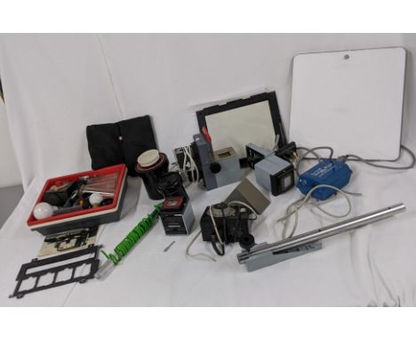 Vintage photographic equipment to include Durst Tra 35, Durst colouring II Analyser, measuring beaker, Durst Nevoneg and othe