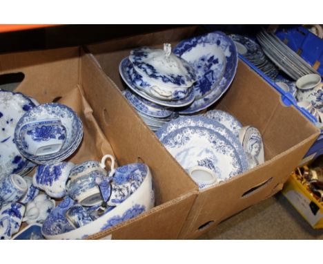 THREE TRAYS OF VINTAGE BLUE AND WHITE DINNERWARE ETC TO INC A SPODE ITALIAN DESIGN FRUIT BOWL, WOOD AND SONS BUDDHA PATTERN E