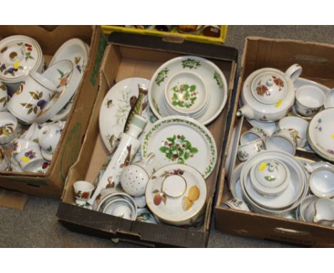 THREE TRAYS OF ROYAL WORCESTER EVESHAM DINNERWARE, PORTMEIRION ETC