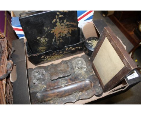 AN ANTIQUE BURR WALNUT TWIN INKWELL DESK STAND TOGETHER WITH TWO LACQUER WARE ITEMS AND AN OAK PICTURE FRAME