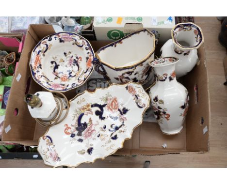 A collection of Masons 'Mandalay' pattern to include a pair of vases, a pedestal centerpiece, lamp base etc (1 box)