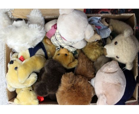 A collection of modern teddy bears including Steiff and others, various (2 boxes)