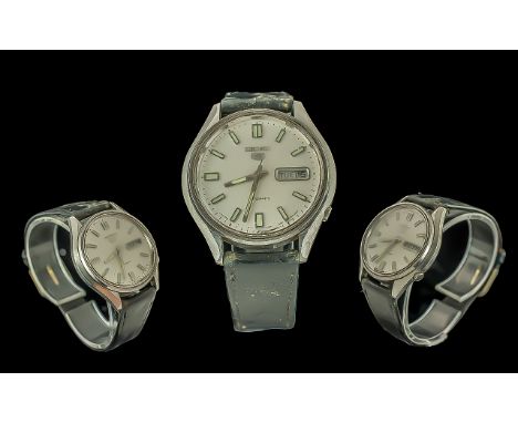 Seiko 5 Gents Steel Cased Automatic Wrist Watch. c.1960's. Features Day / Date Display Window, Luminous Markers Hands. Case /
