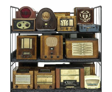 Including Zenith, tallest radio is 48 cm. This lot will not be shipped.