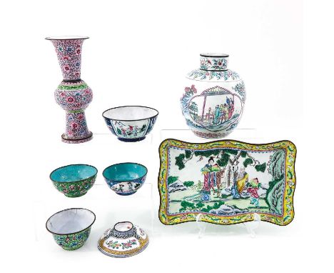 8 pieces, including ginger jar, longest item is 31 cm., small parts of enamel missing. 