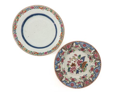 Largest plate is 23 cm. in diaemter, chips on stand ring.
