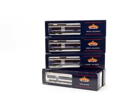 Bachmann 00-gauge 168\1 Clubman 3 car DMU Chiltern Railways set, 32-471, boxed and in external sleeve; together with 170\4 Tu