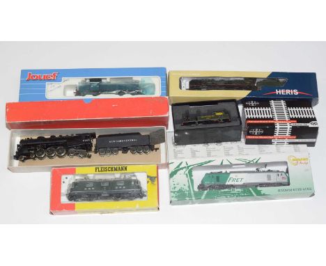 Six assorted 00-gauge locomotives, to include: Fleischmann 4343, SNCF 66453, Kernow K2107 and more, in various livery, boxed