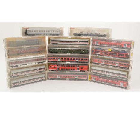 Fleischmann rolling stock, including: 4461, 5647, 5623, 5648, 5626, 4463, 5121, 5286, 5625, 5635, 4464, 5633, 5293, 5604, 564