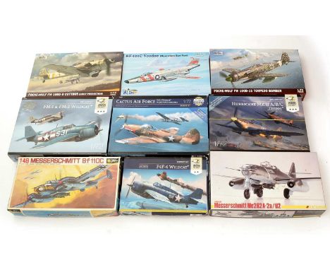 Twenty two model constructor kits, brands to include: Arma Hobby, Supermodel, Huma, Finemolds, Fujimi, Trimaster, Valom, Meng