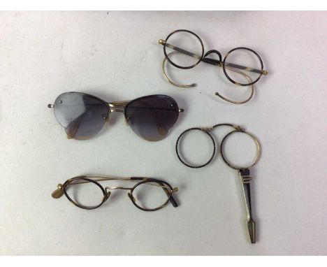 GROUP OF ANTIQUE AND VINTAGE SPECTACLES, EARLY 20TH CENTURY AND LATER including five with cases, twelve loose pairs, along wi
