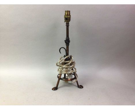 INDUSTRIAL STYLE COPPER FINISHED ANGLE-POISE DESK LAMP, EARLY 20TH CENTURY on tripod leg38.5cm high (fully extended)