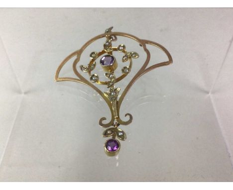EDWARDIAN AMETHYST AND SEED PEARL PENDANT, set with central amethyst flanked by pearls, in nine carat goldQty: 3g