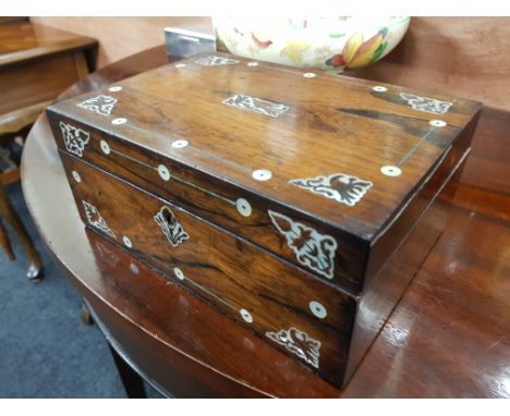VICTORIAN ROSEWOOD & MOTHER OF PEARL WORK BOX