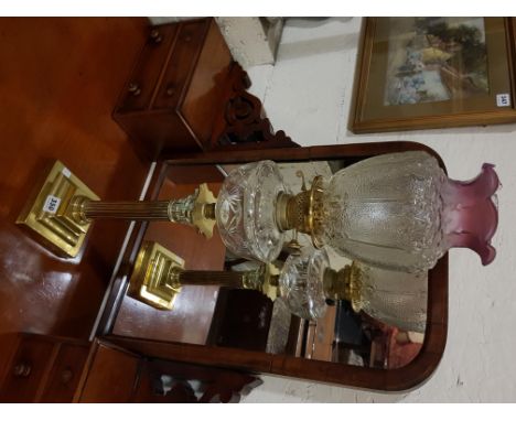 VICTORIAN BRASS & GLASS OIL LAMP